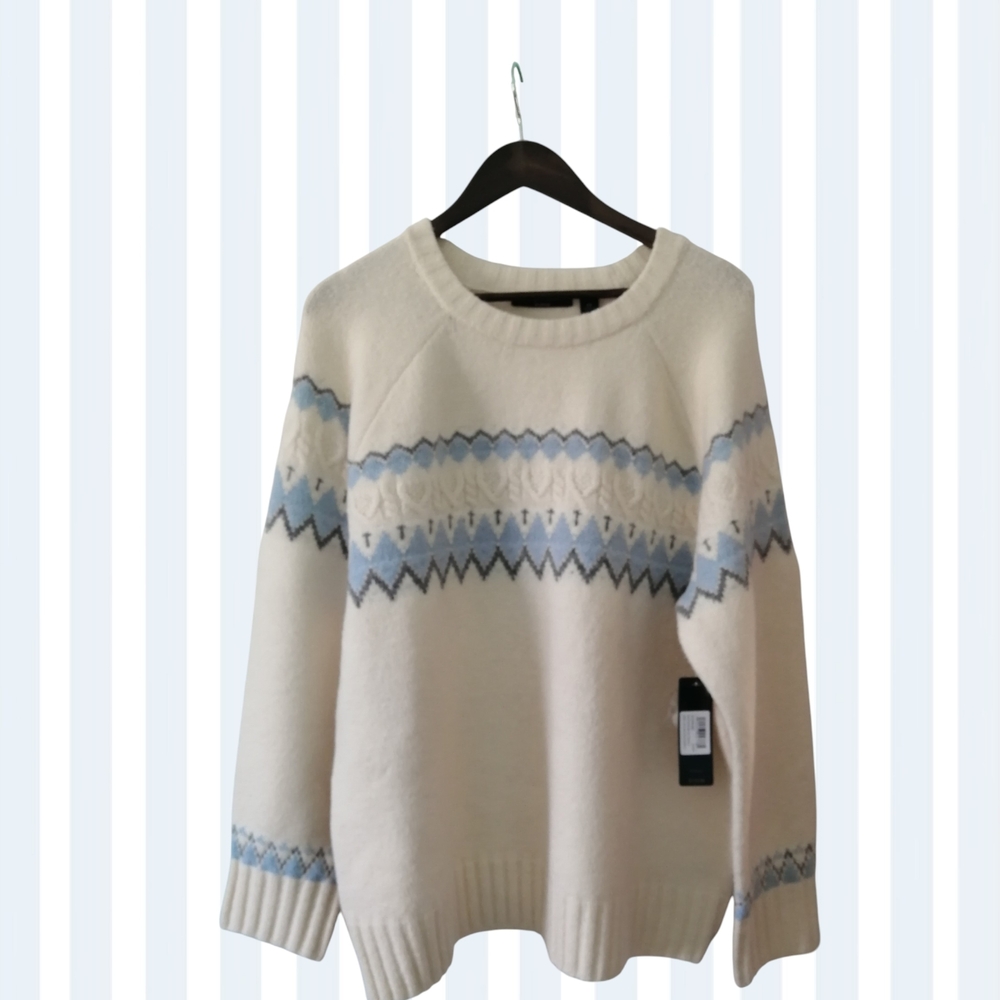 New 🌺Cyrus Cream and Light Blue Knit Sweater